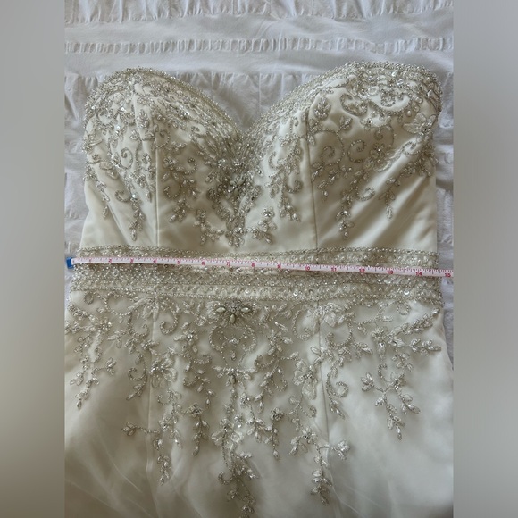 Mori Lee Beaded Wedding Gown Size 12 Sweetheart A-Line Cathedral Train bustle - Picture 8 of 16